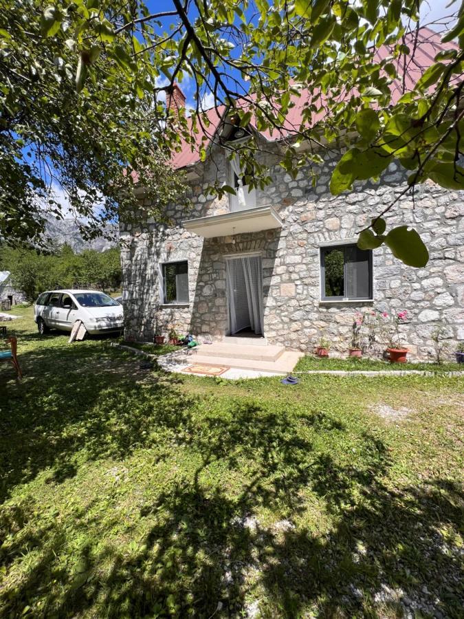 Bed and Breakfast Bujtina Milani Theth Exterior foto