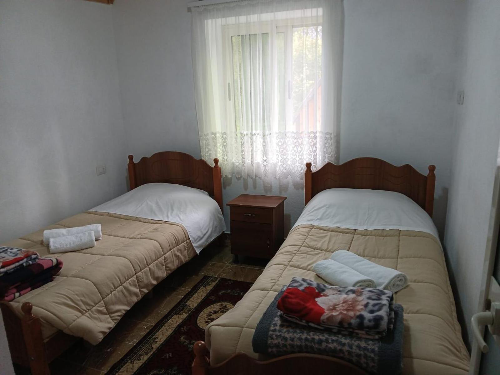 Bed and Breakfast Bujtina Milani Theth Exterior foto