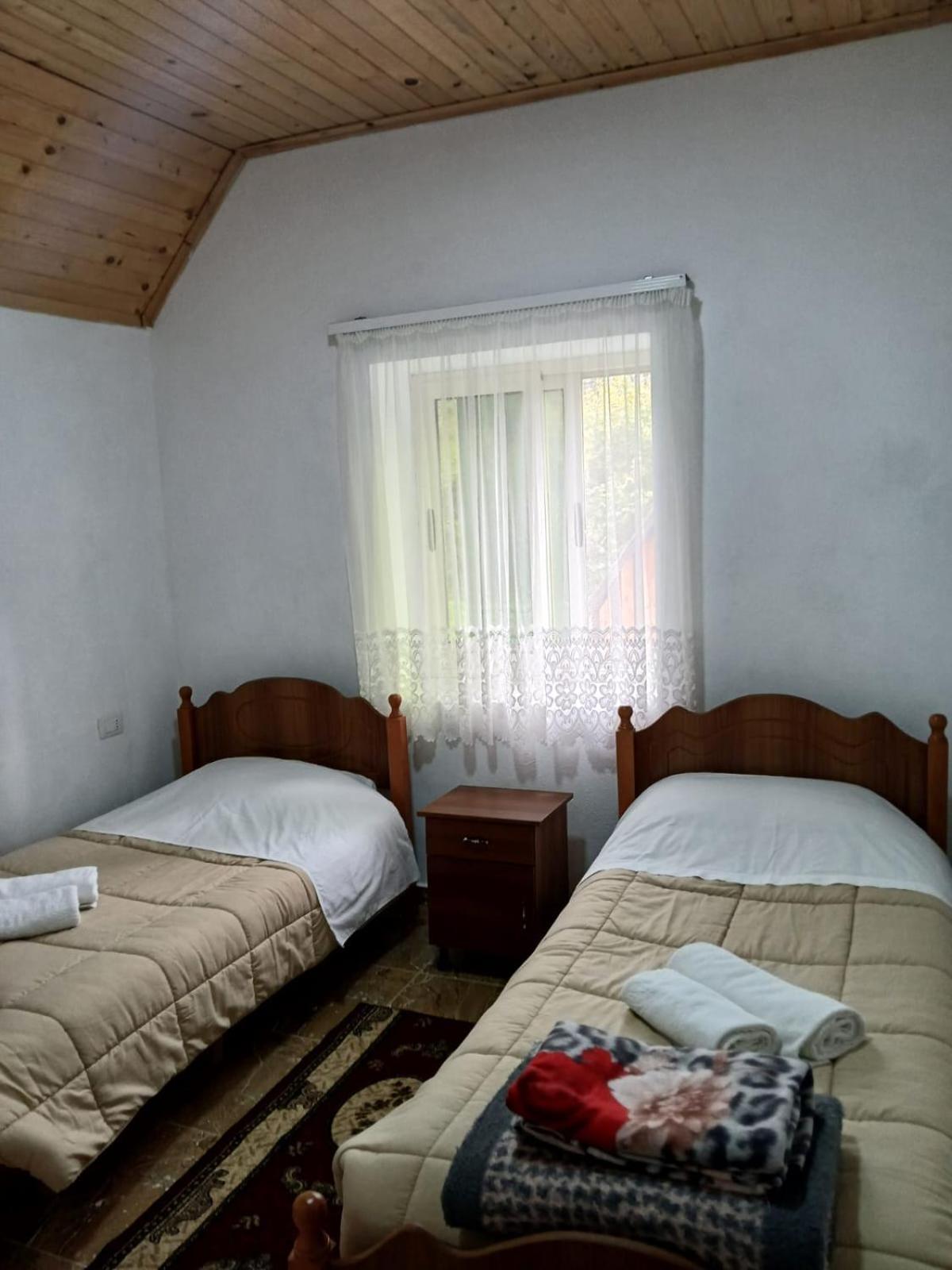Bed and Breakfast Bujtina Milani Theth Exterior foto